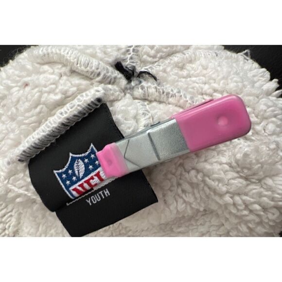 Youth Genuine NFL Bronco’s Beanie  NWOT - Picture 3 of 5